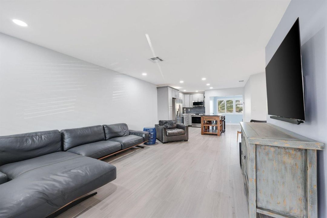 833 Southeast 22nd Ave - 35.jpg-SMALL