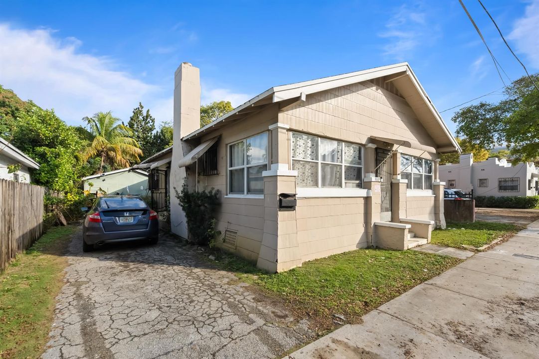 A Exterior 3