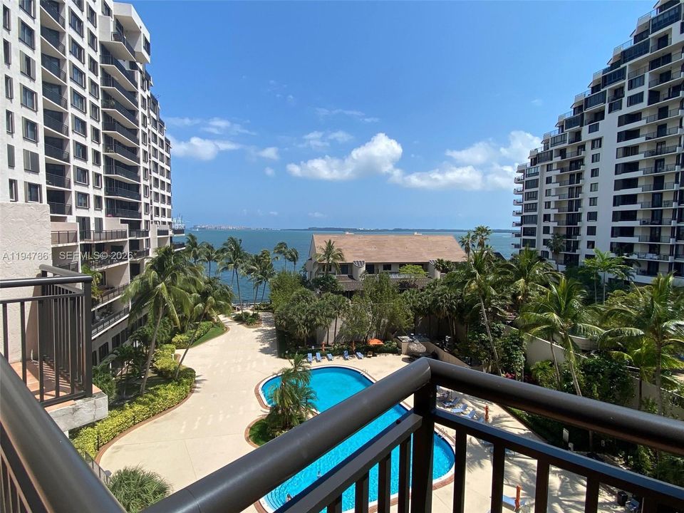 En Venta: $349,000 (1 camas, 1 baños, 700 Pies cuadrados)