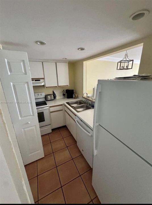 En Venta: $349,000 (1 camas, 1 baños, 700 Pies cuadrados)