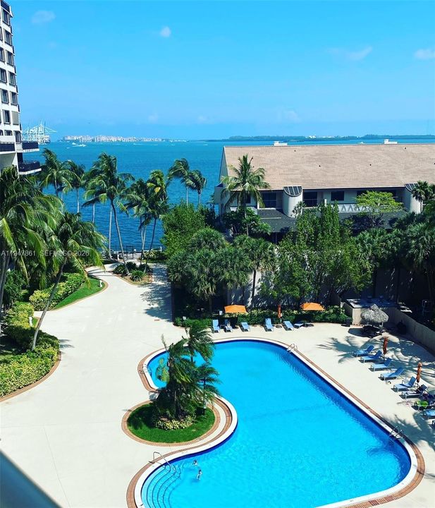 En Venta: $349,000 (1 camas, 1 baños, 700 Pies cuadrados)