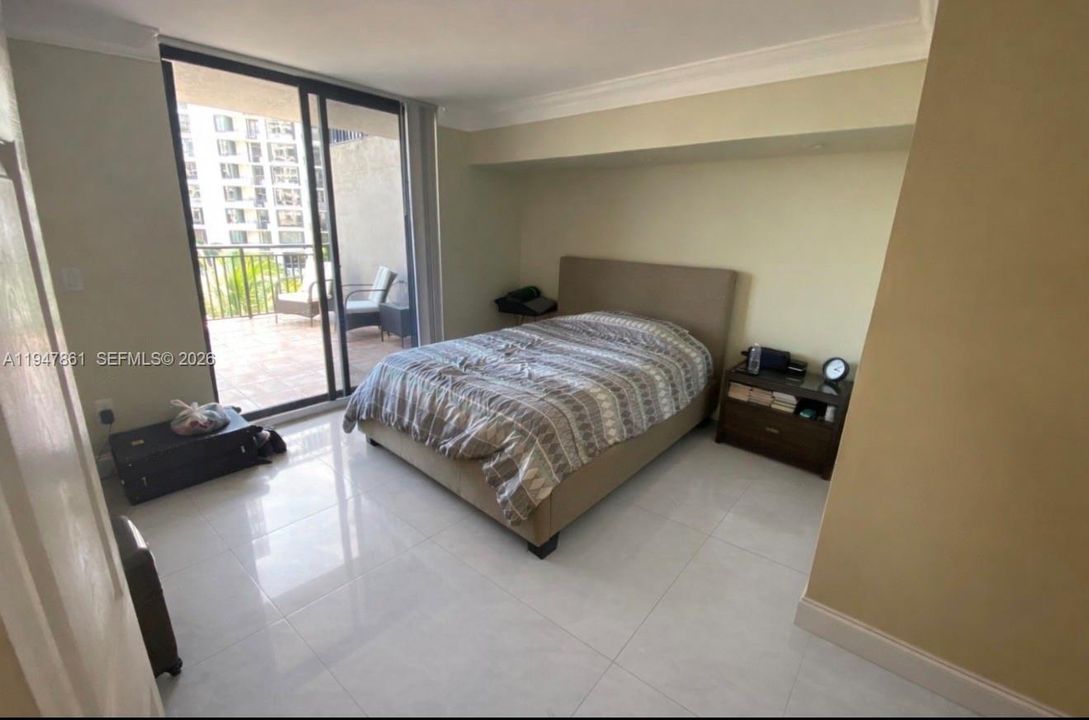 En Venta: $349,000 (1 camas, 1 baños, 700 Pies cuadrados)