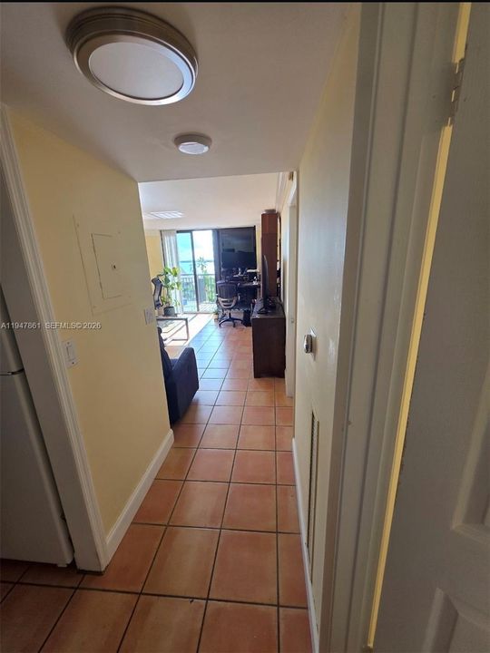 En Venta: $349,000 (1 camas, 1 baños, 700 Pies cuadrados)