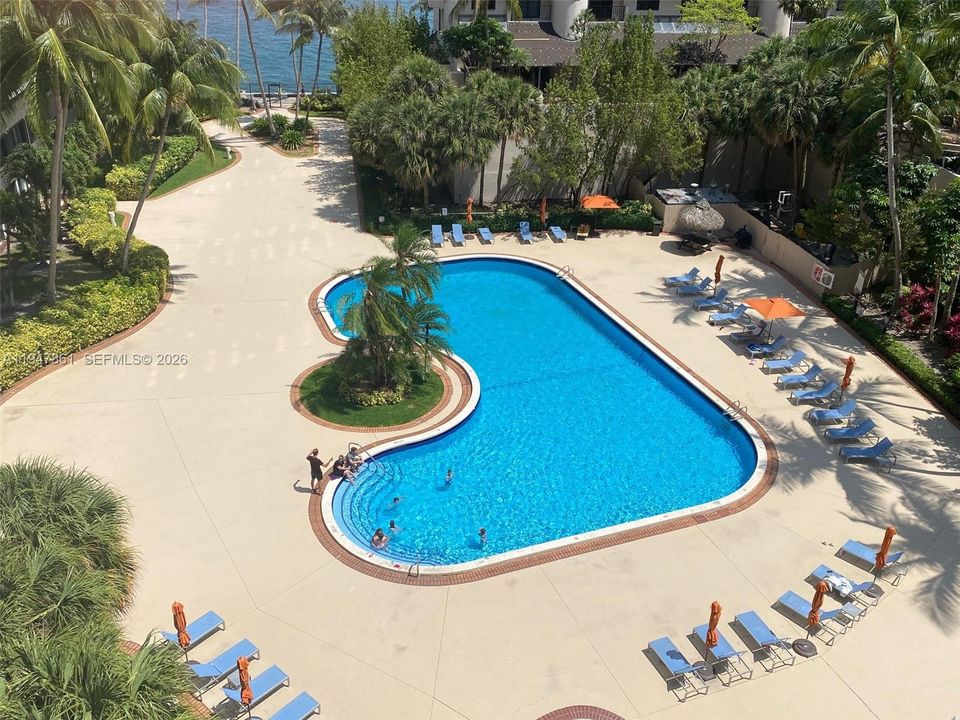 En Venta: $349,000 (1 camas, 1 baños, 700 Pies cuadrados)