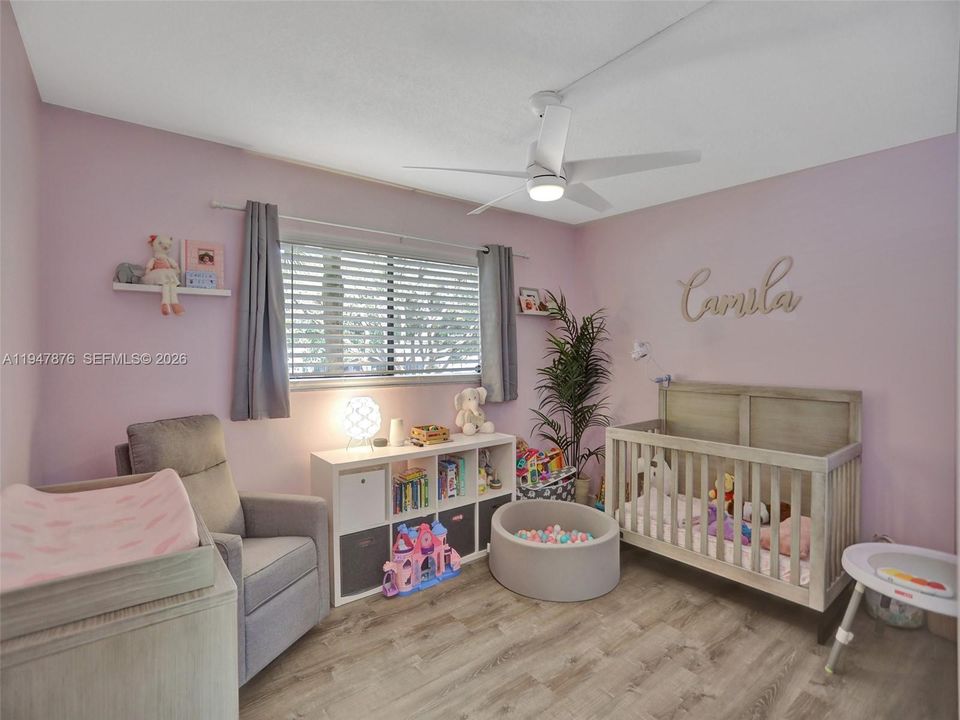 For Sale: $270,000 (2 beds, 2 baths, 985 Square Feet)