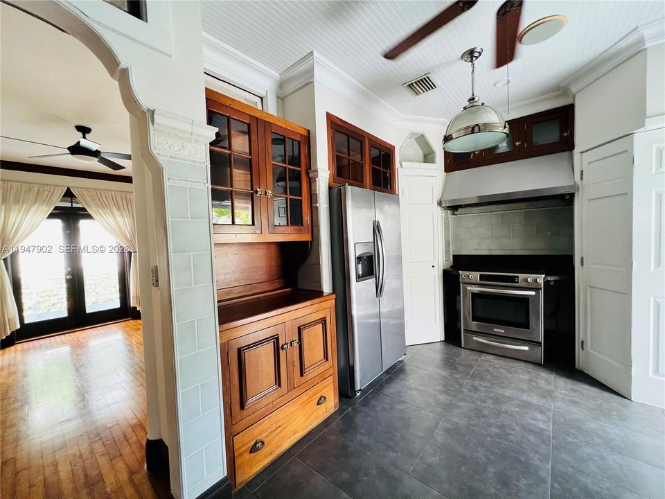 Recientemente alquilado: $4,600 (2 camas, 2 baños, 1400 Pies cuadrados)