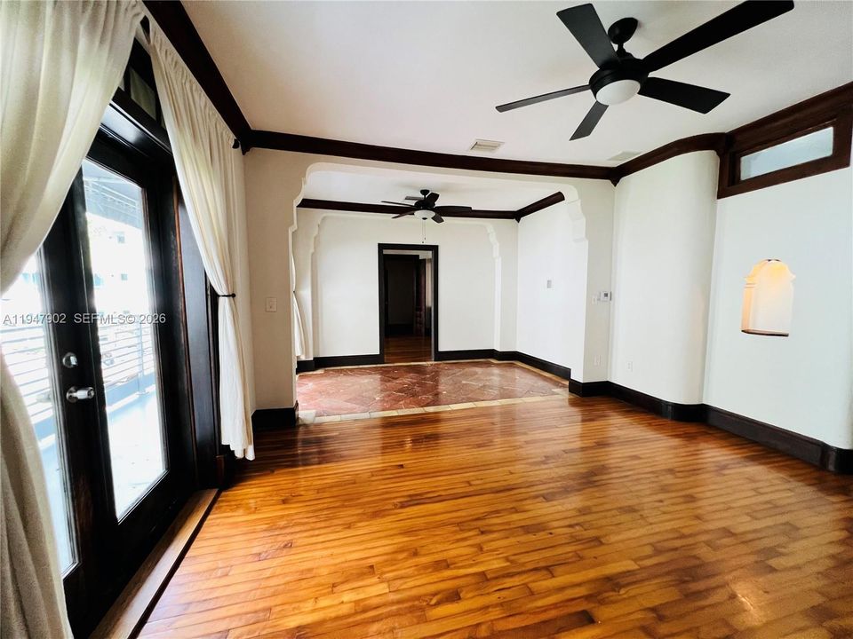 Recientemente alquilado: $4,600 (2 camas, 2 baños, 1400 Pies cuadrados)