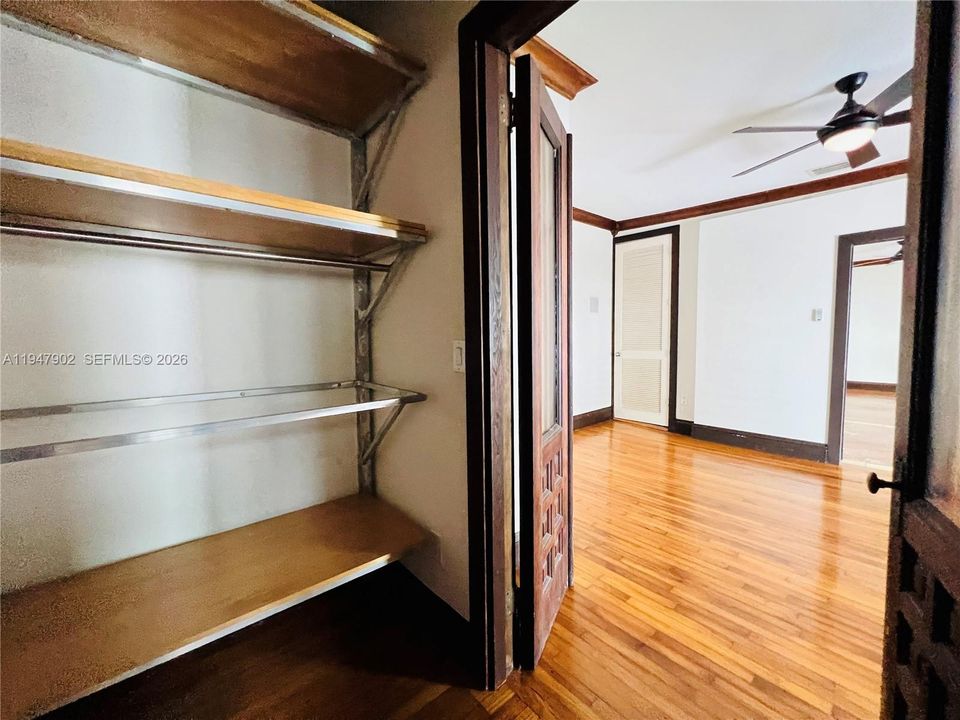Recientemente alquilado: $4,600 (2 camas, 2 baños, 1400 Pies cuadrados)
