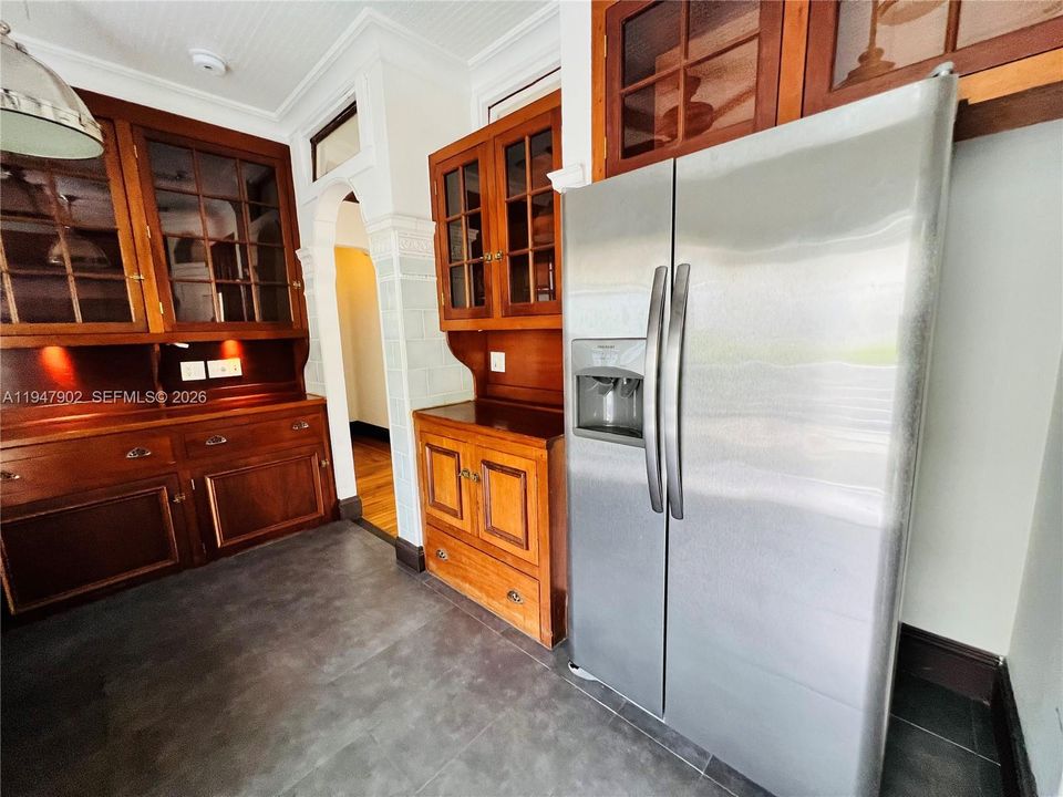 Recientemente alquilado: $4,600 (2 camas, 2 baños, 1400 Pies cuadrados)