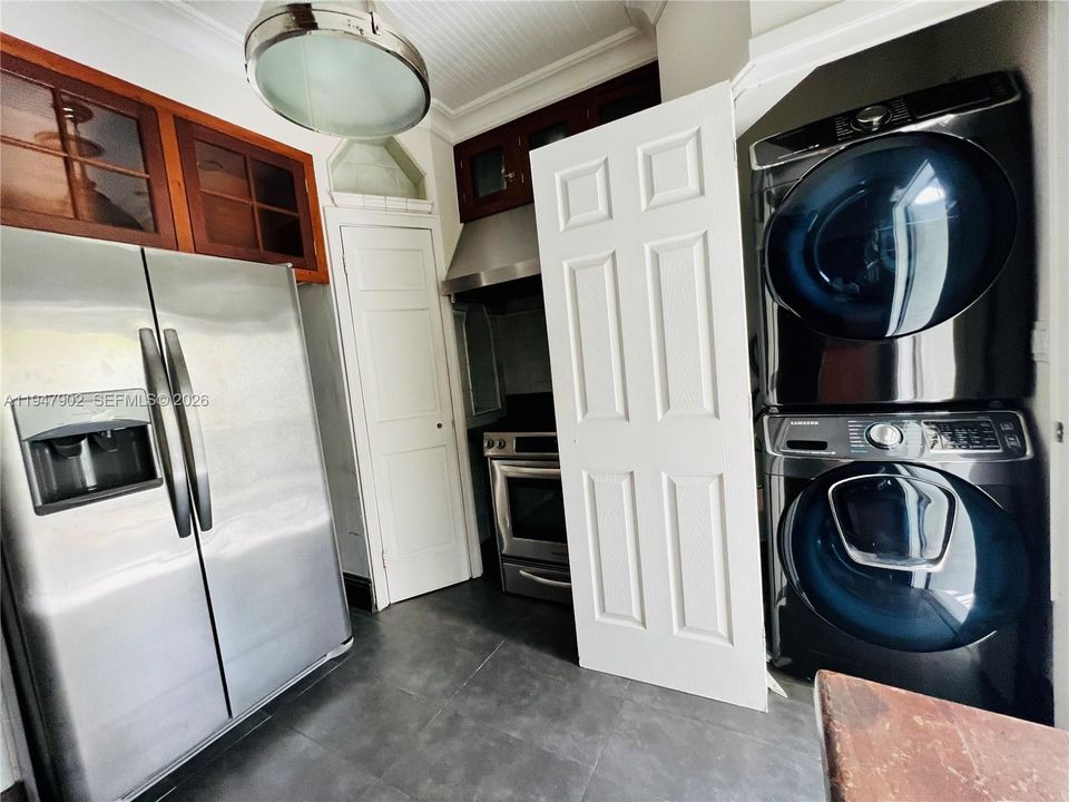 Recientemente alquilado: $4,600 (2 camas, 2 baños, 1400 Pies cuadrados)