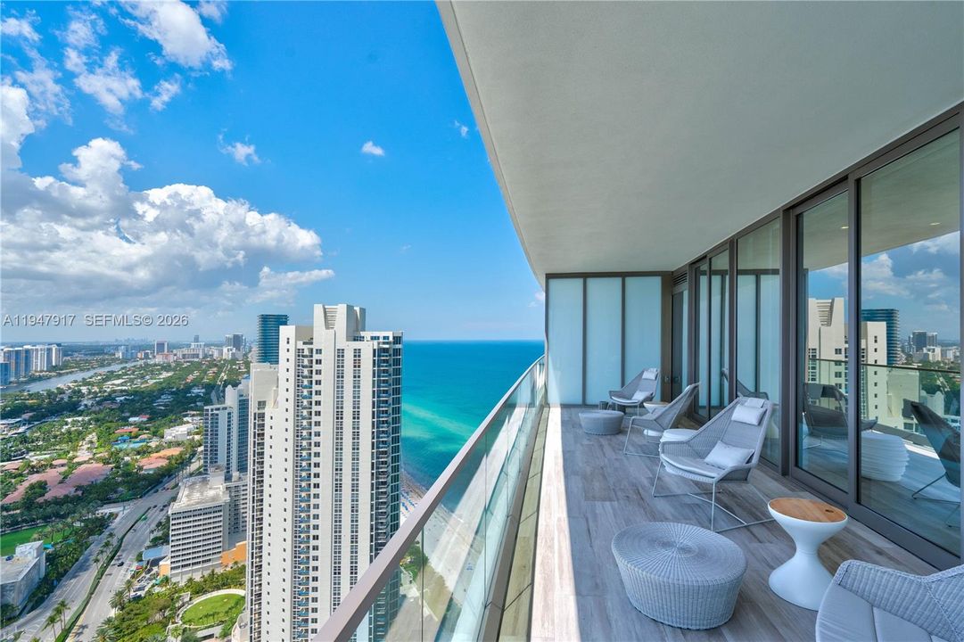 En Venta: $4,750,000 (3 camas, 3 baños, 2271 Pies cuadrados)