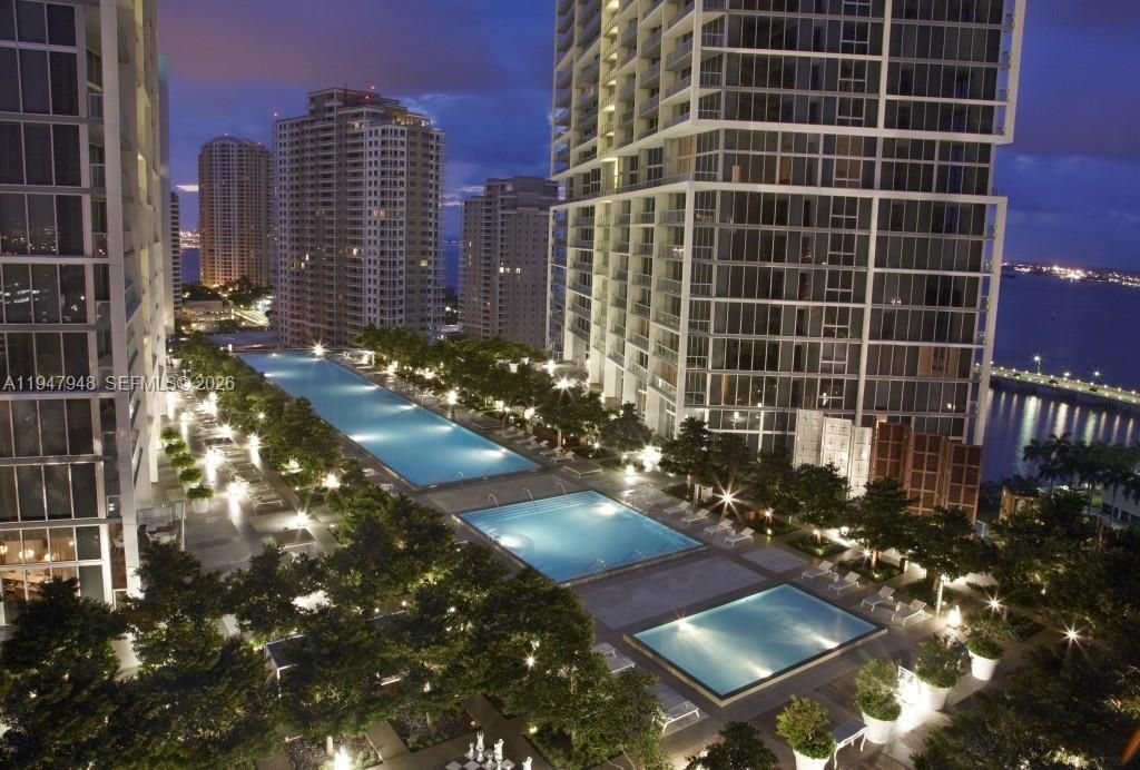 For Sale: $610,000 (1 beds, 1 baths, 842 Square Feet)
