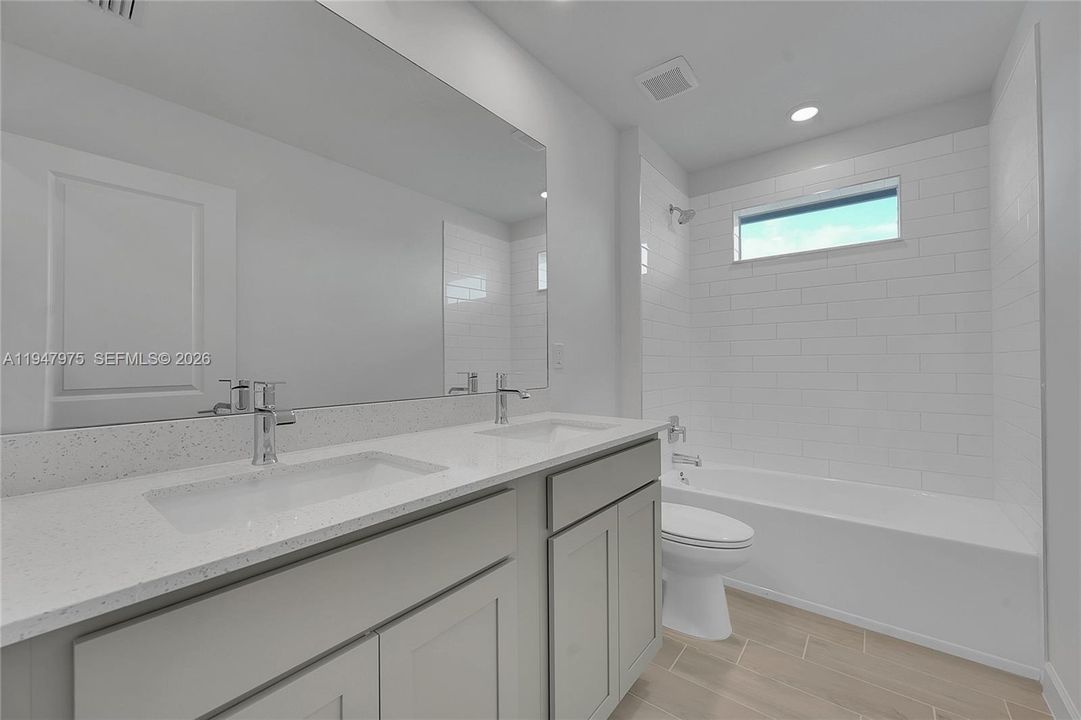 В аренду: $4,600 (4 спален, 3 ванн, 0 Квадратных фут)
