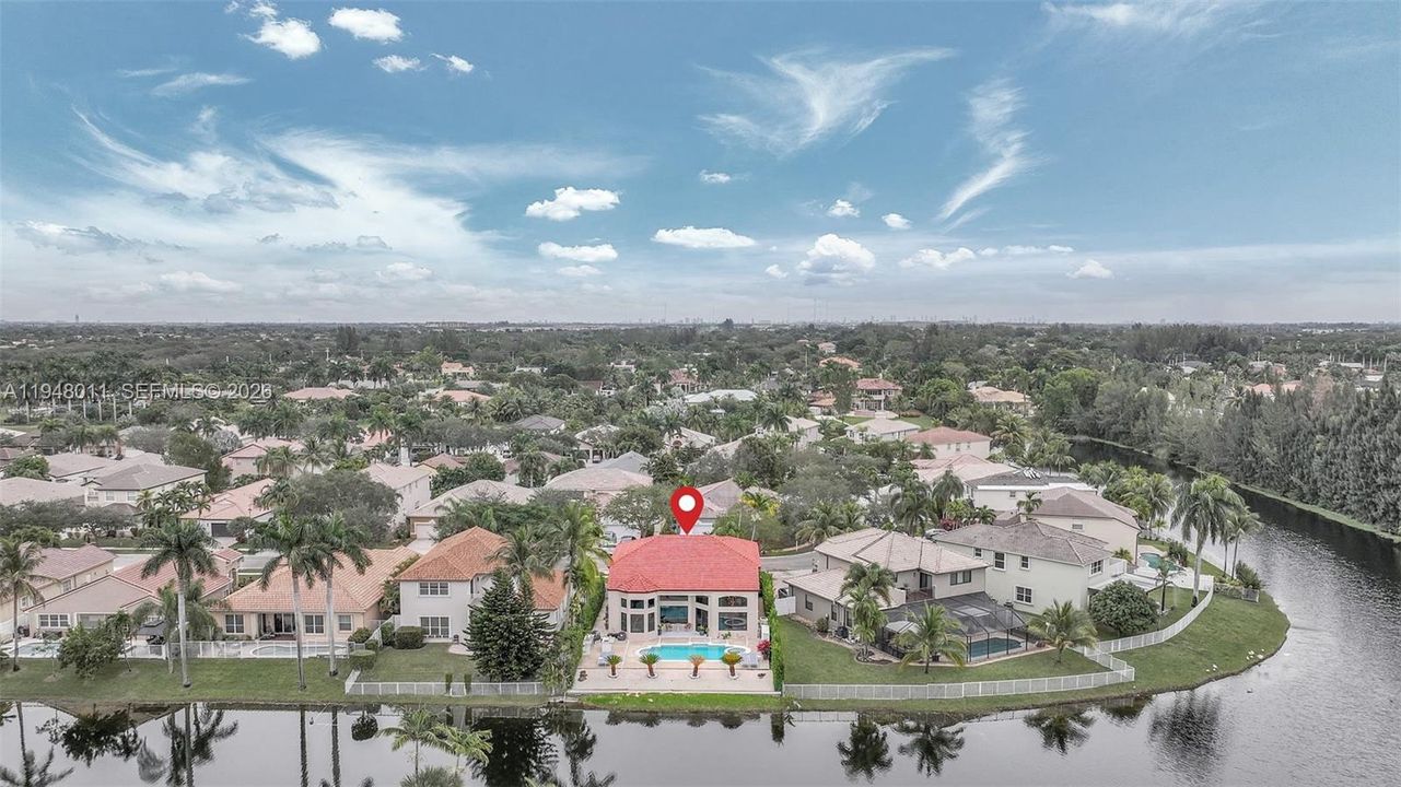 Vendido Recientemente: $1,390,000 (5 camas, 3 baños, 3285 Pies cuadrados)