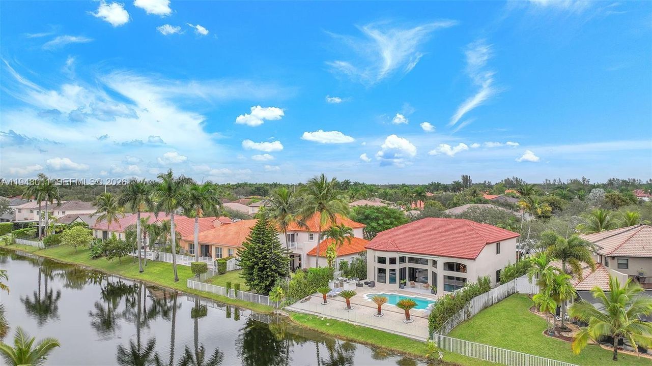Vendido Recientemente: $1,390,000 (5 camas, 3 baños, 3285 Pies cuadrados)