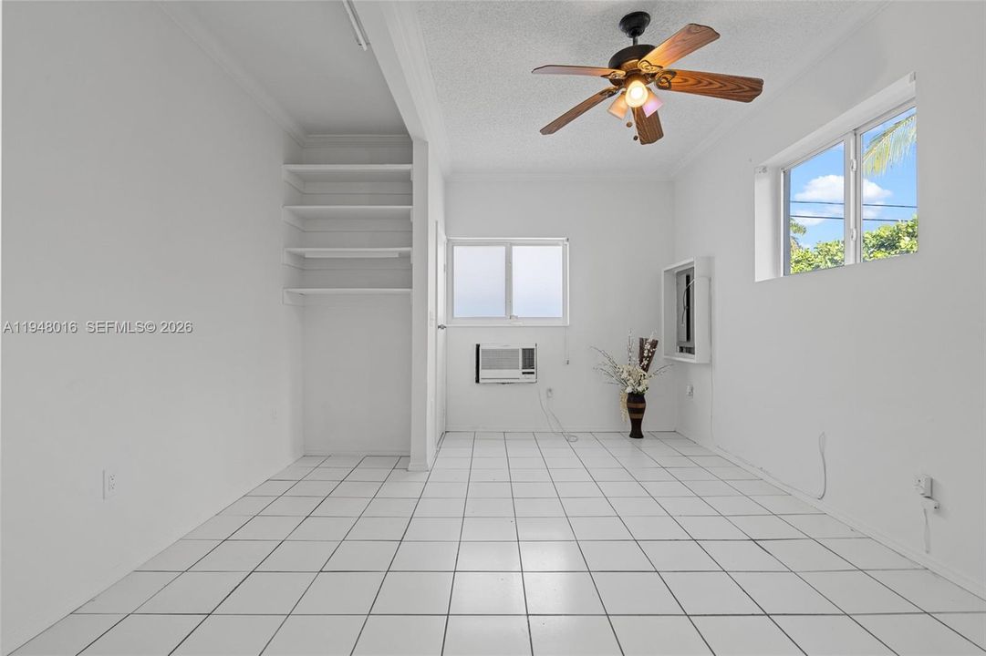 Vendido Recientemente: $6,250,000 (4 camas, 3 baños, 2669 Pies cuadrados)