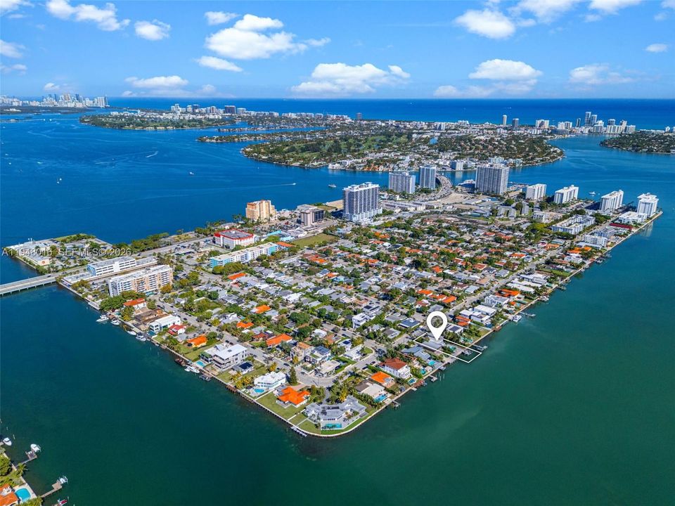 Vendido Recientemente: $6,250,000 (4 camas, 3 baños, 2669 Pies cuadrados)