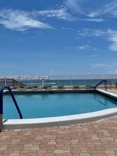 Recently Rented: $2,000 (2 beds, 2 baths, 983 Square Feet)