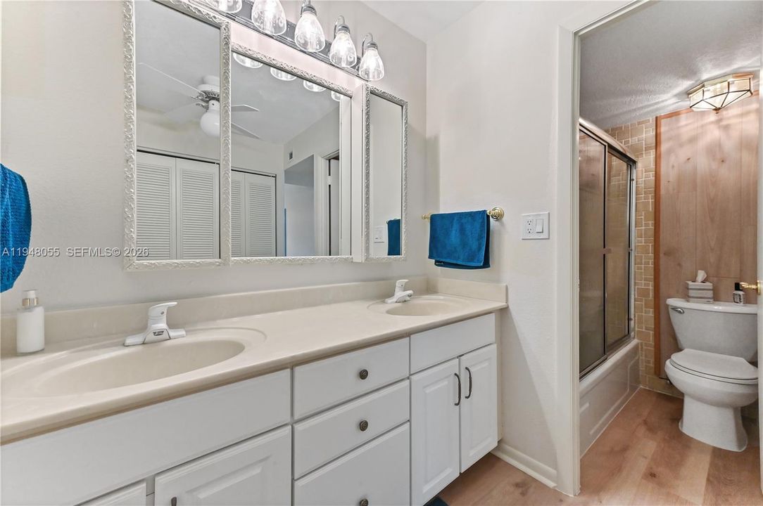 Recently Rented: $2,000 (2 beds, 2 baths, 983 Square Feet)