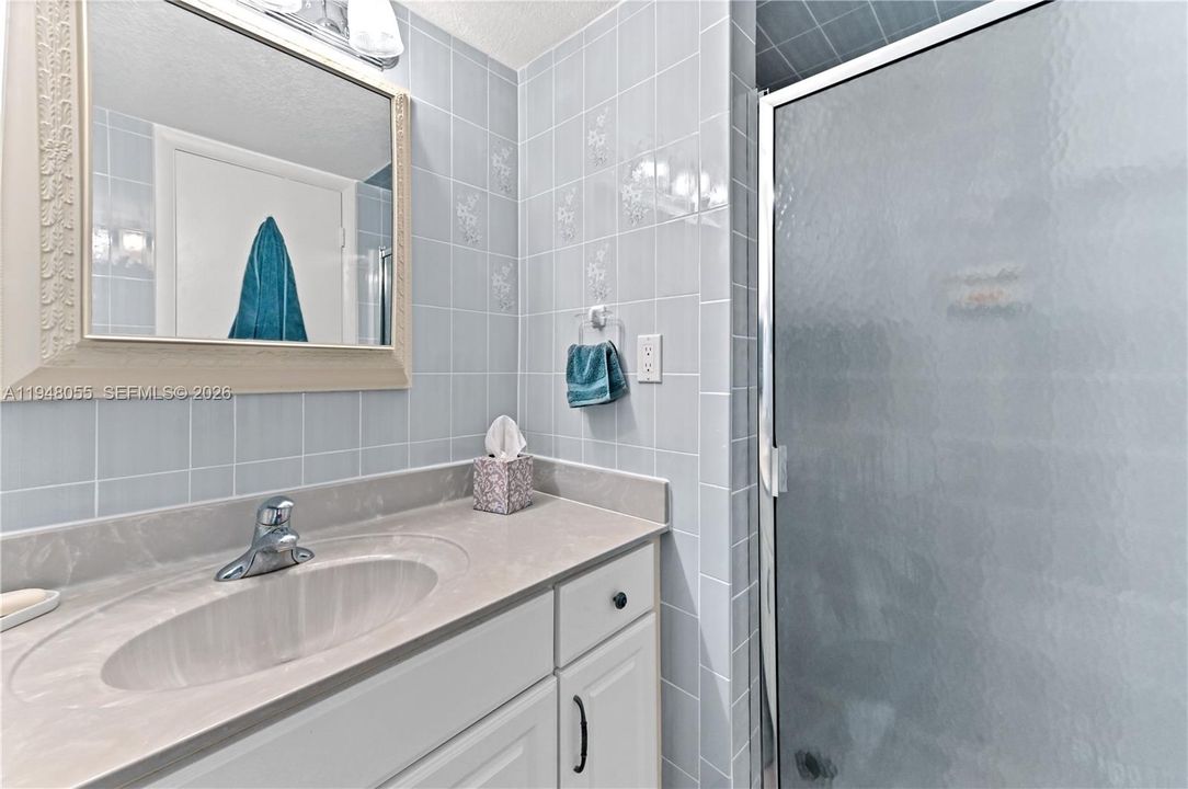 Recently Rented: $2,000 (2 beds, 2 baths, 983 Square Feet)