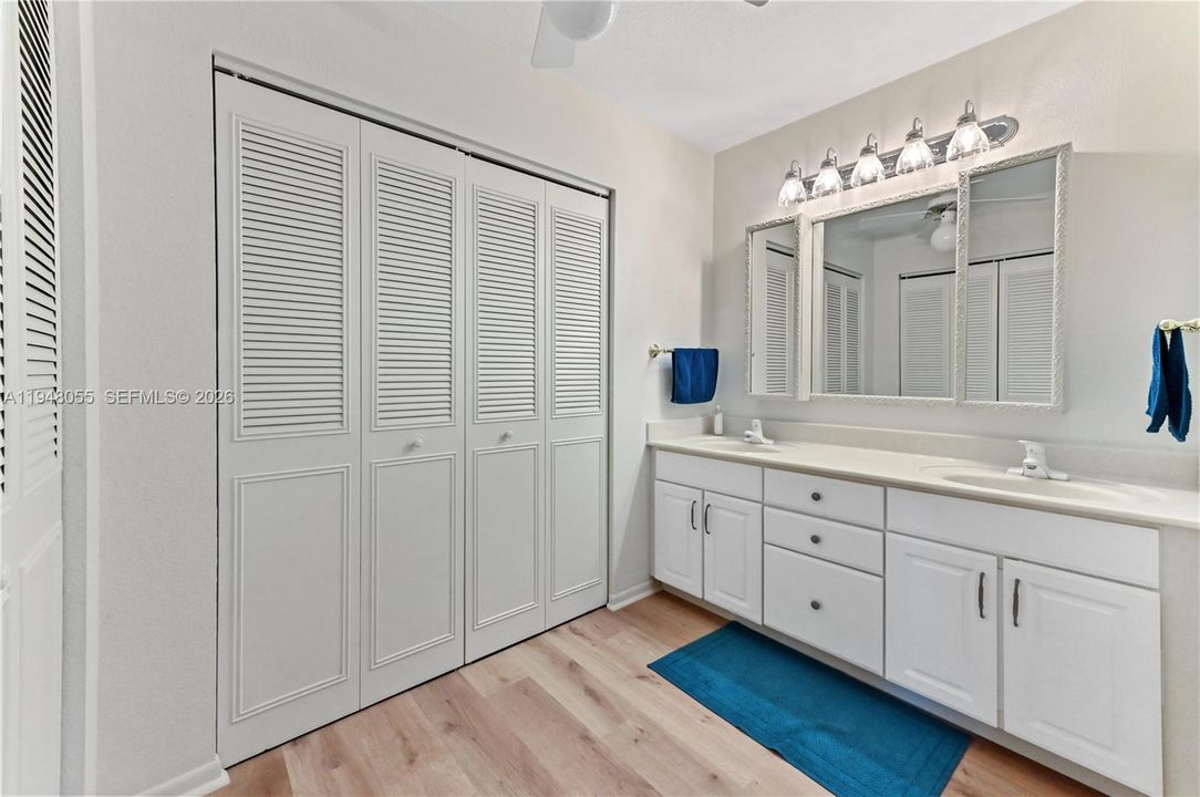 Recently Rented: $2,000 (2 beds, 2 baths, 983 Square Feet)