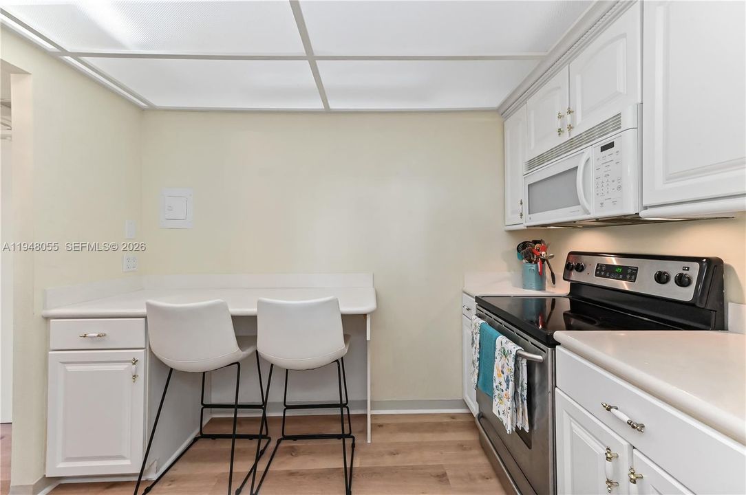 Recently Rented: $2,000 (2 beds, 2 baths, 983 Square Feet)