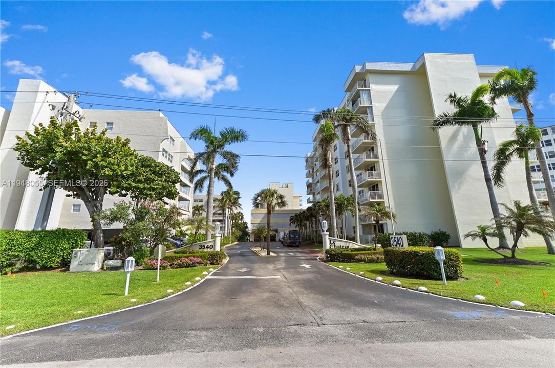 Recently Rented: $2,000 (2 beds, 2 baths, 983 Square Feet)