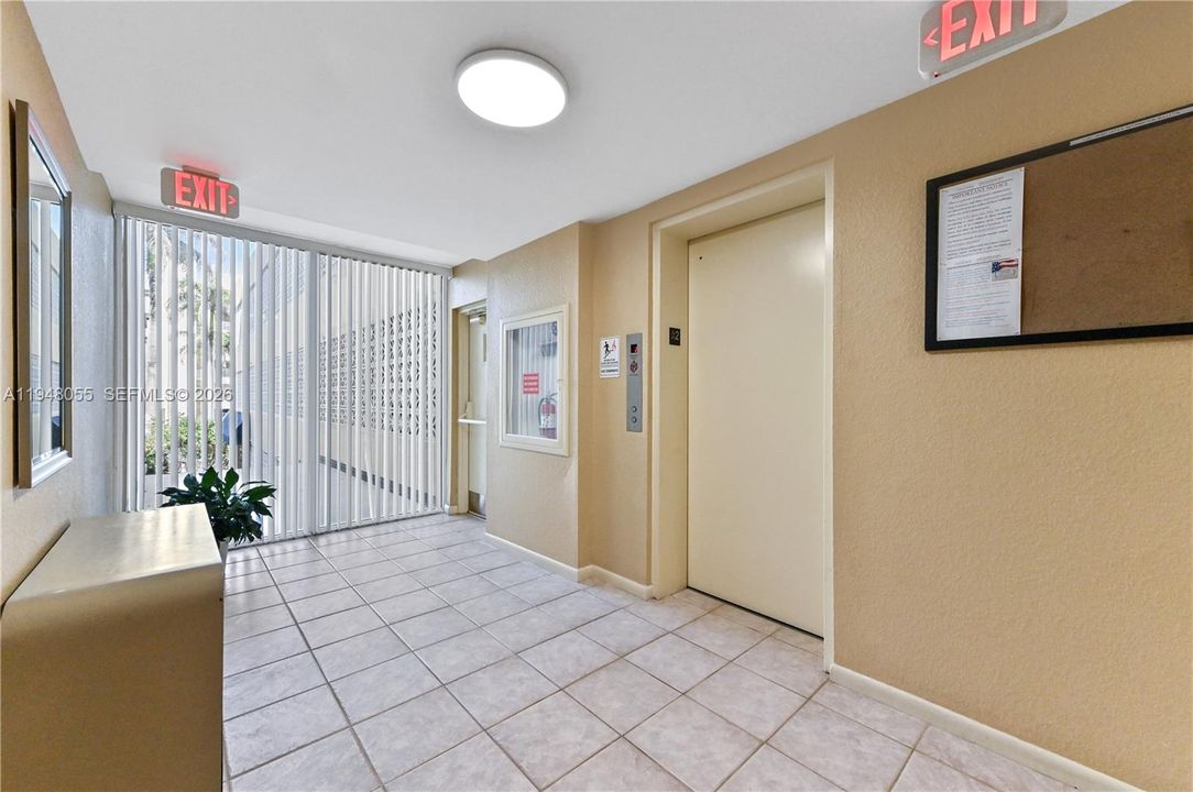 Recently Rented: $2,000 (2 beds, 2 baths, 983 Square Feet)