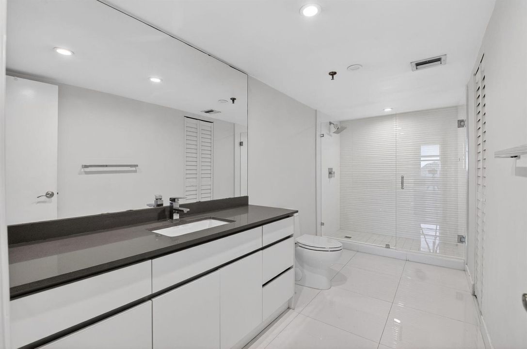 17 Primary Bathroom