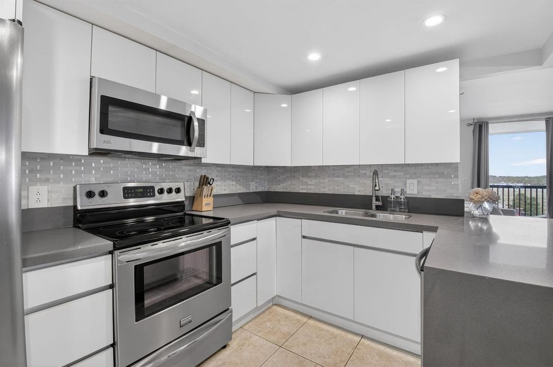 12 Kitchen 4