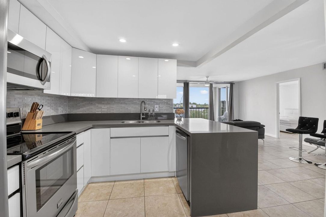 11 Kitchen 3