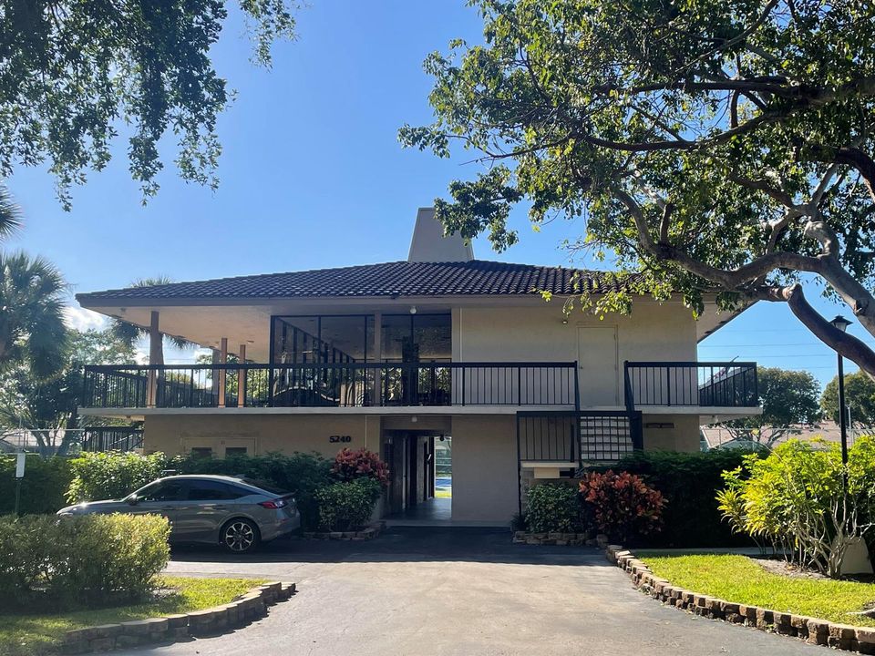 29 Clubhouse