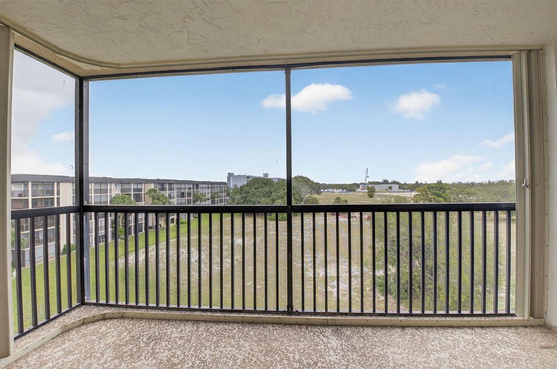25 Expansive View