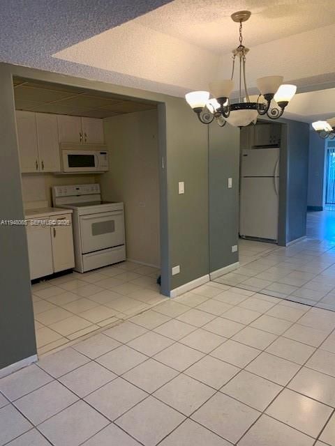 For Sale: $115,000 (1 beds, 1 baths, 800 Square Feet)