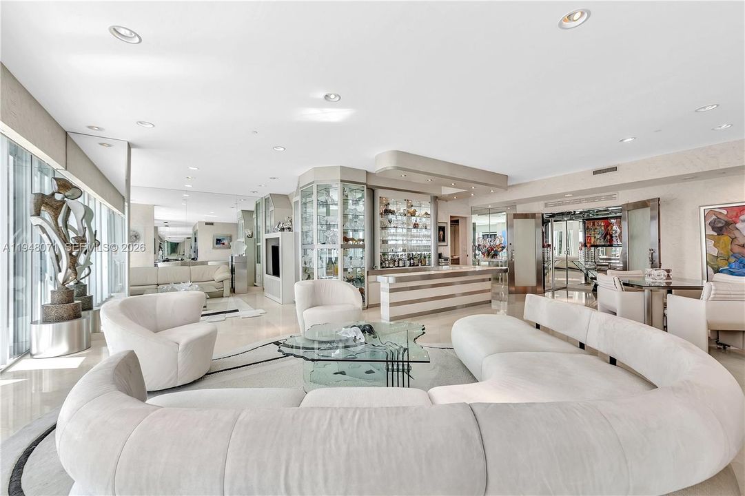 For Sale: $2,695,000 (2 beds, 3 baths, 2210 Square Feet)