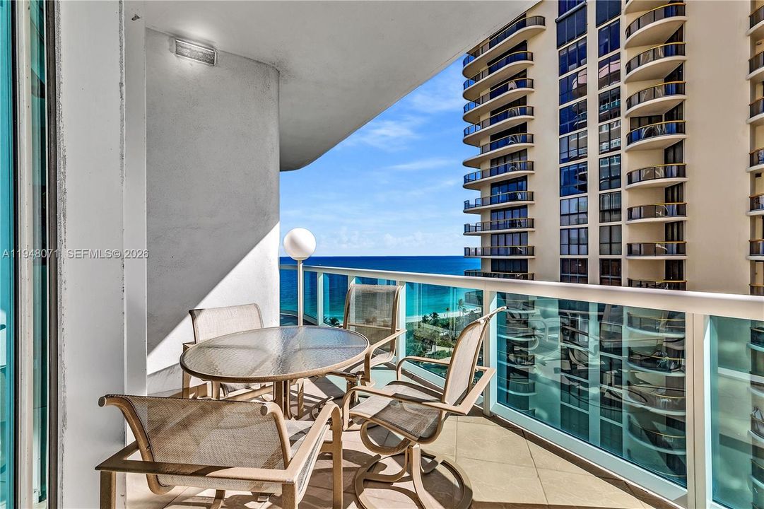 For Sale: $2,695,000 (2 beds, 3 baths, 2210 Square Feet)