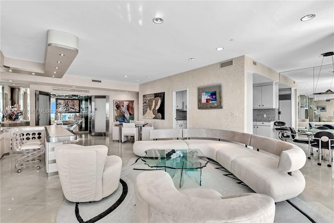 For Sale: $2,695,000 (2 beds, 3 baths, 2210 Square Feet)