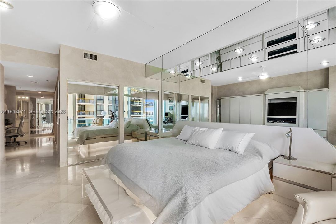 For Sale: $2,695,000 (2 beds, 3 baths, 2210 Square Feet)
