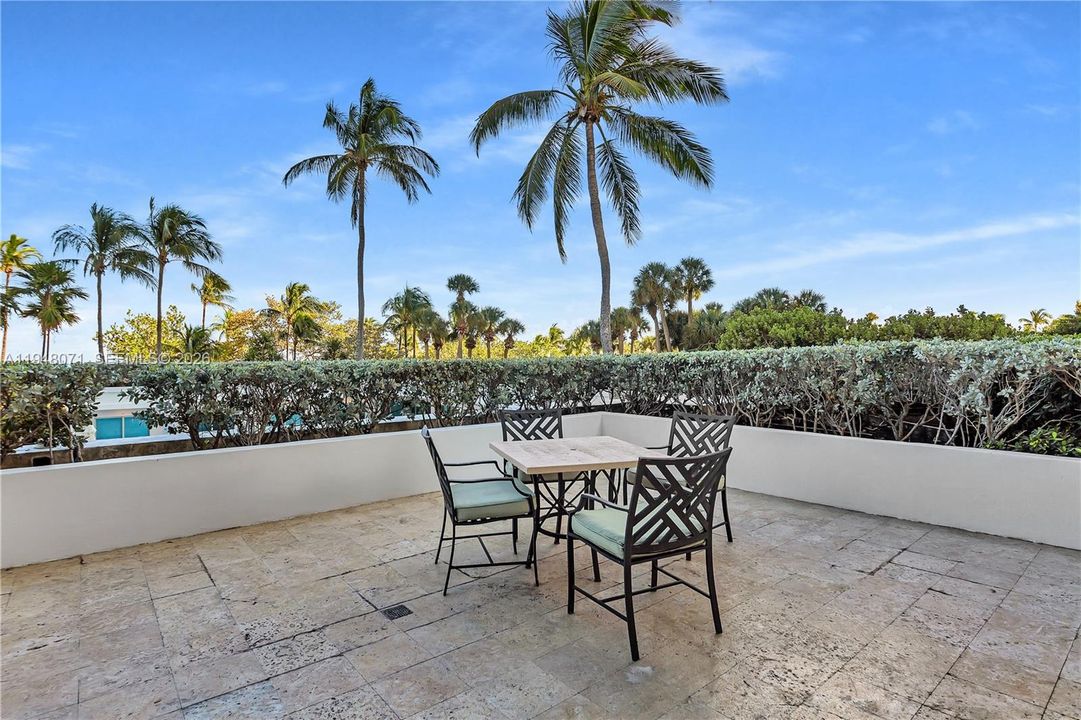 For Sale: $2,695,000 (2 beds, 3 baths, 2210 Square Feet)