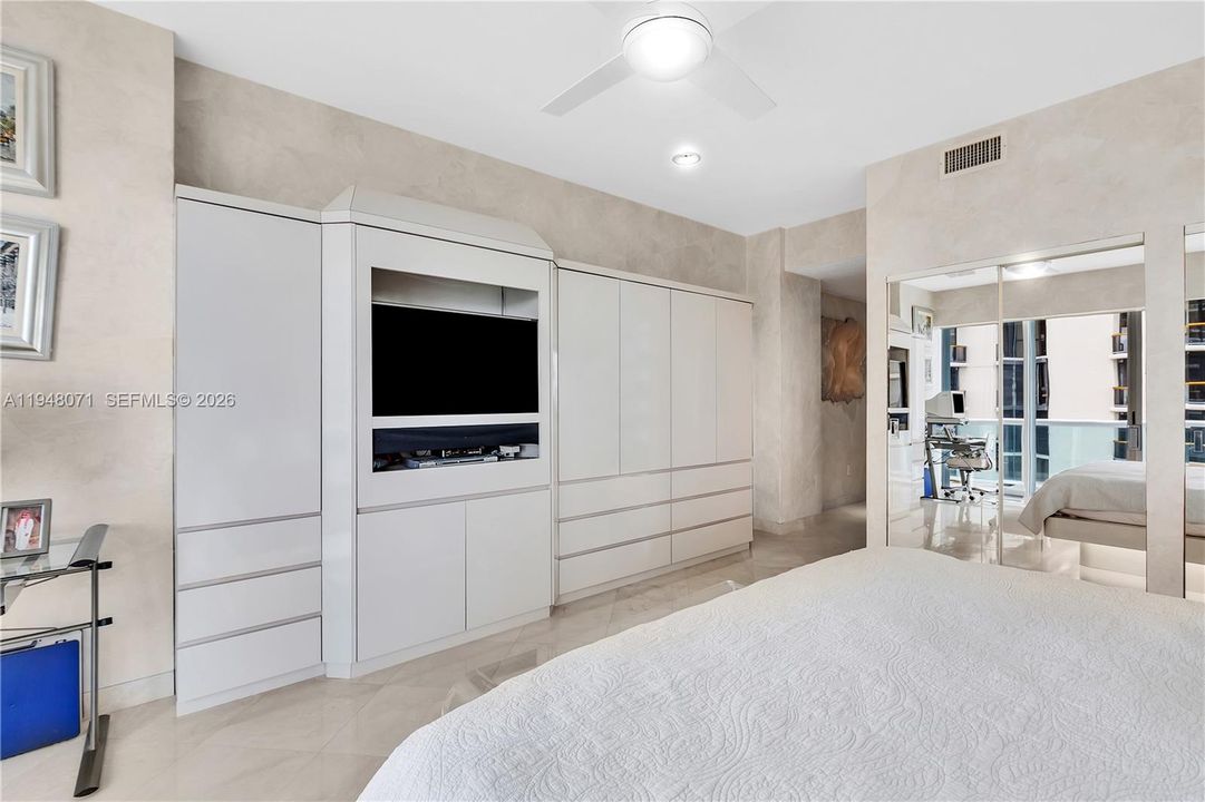 For Sale: $2,695,000 (2 beds, 3 baths, 2210 Square Feet)