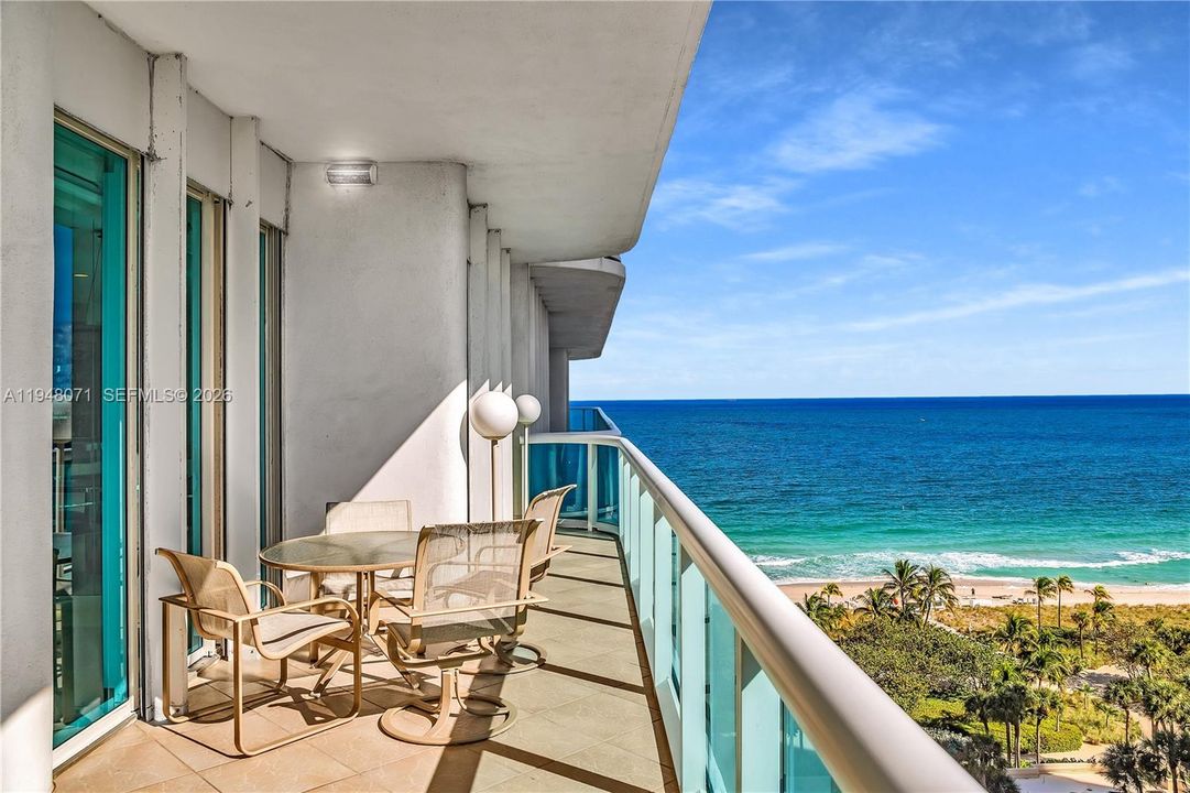For Sale: $2,695,000 (2 beds, 3 baths, 2210 Square Feet)