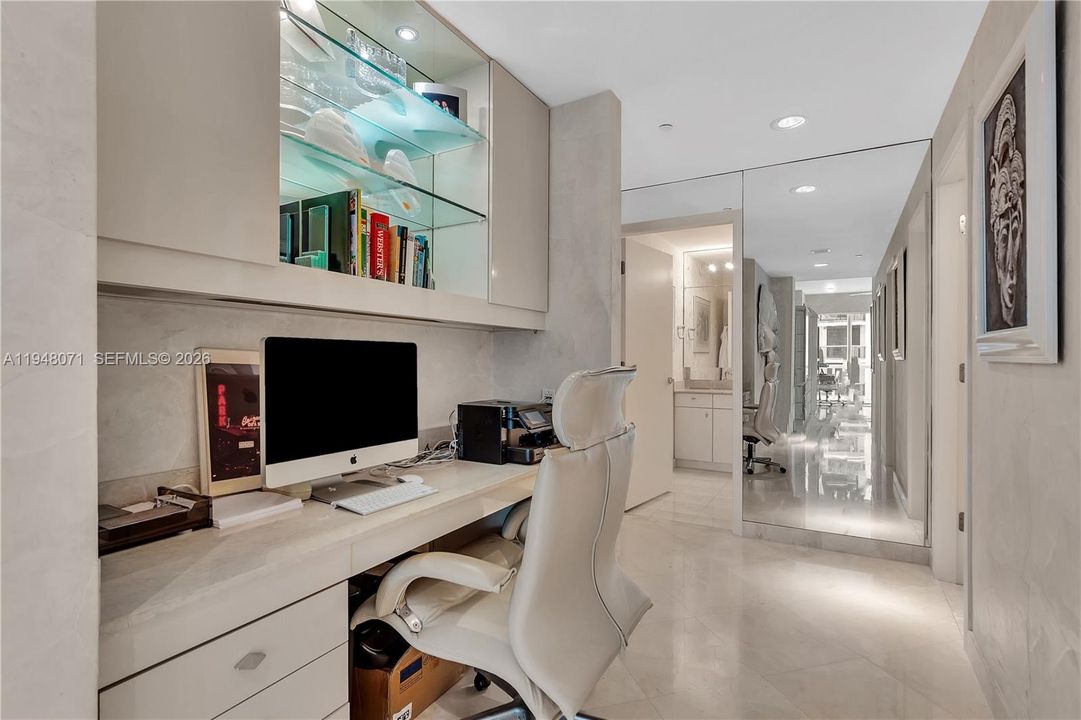 For Sale: $2,695,000 (2 beds, 3 baths, 2210 Square Feet)