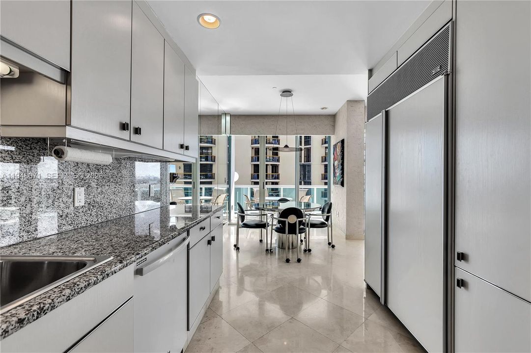 For Sale: $2,695,000 (2 beds, 3 baths, 2210 Square Feet)