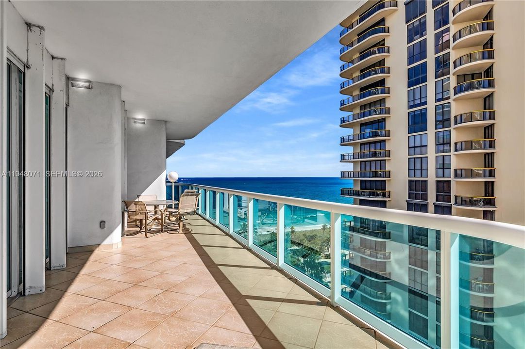 For Sale: $2,695,000 (2 beds, 3 baths, 2210 Square Feet)