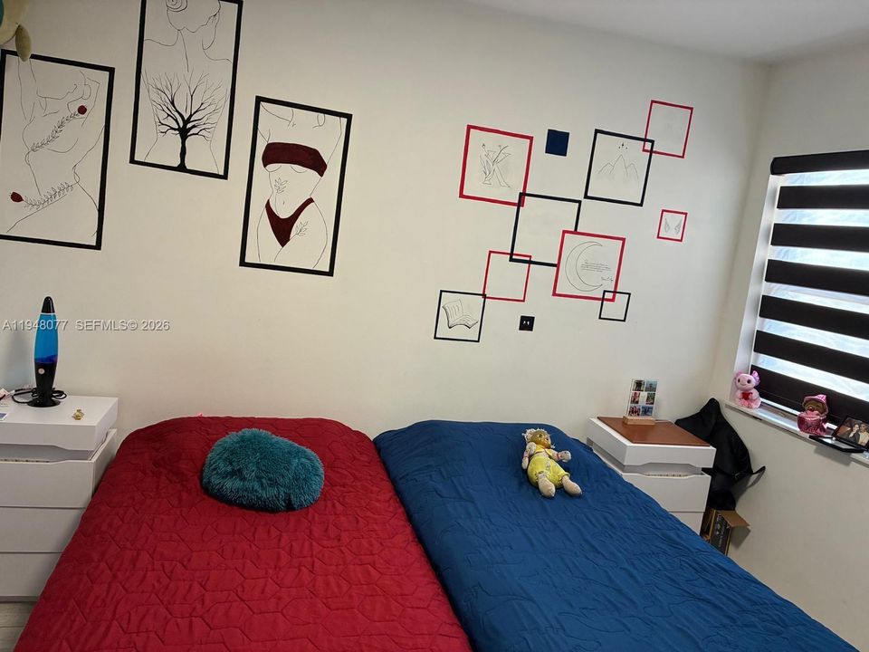 For Sale: $260,000 (2 beds, 1 baths, 813 Square Feet)