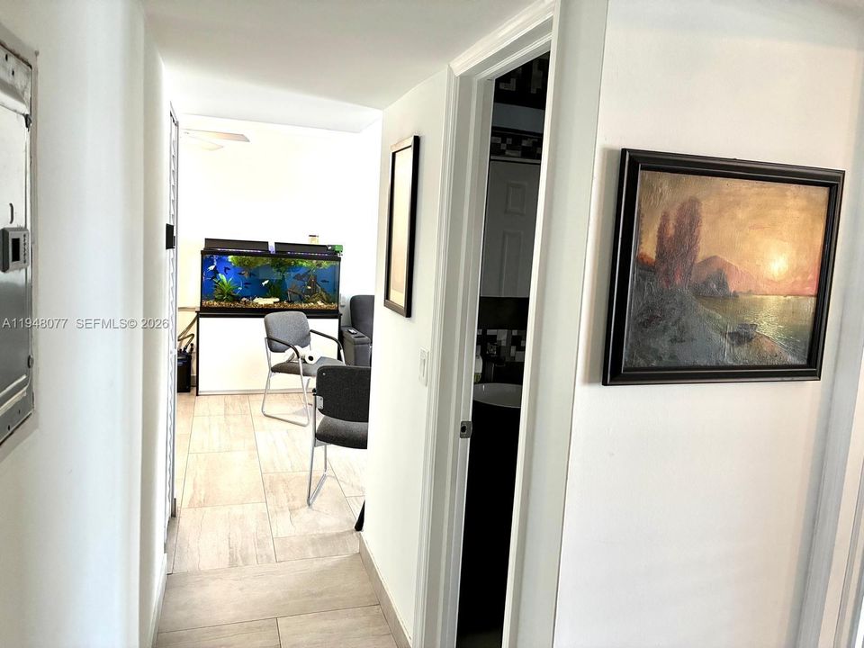For Sale: $260,000 (2 beds, 1 baths, 813 Square Feet)