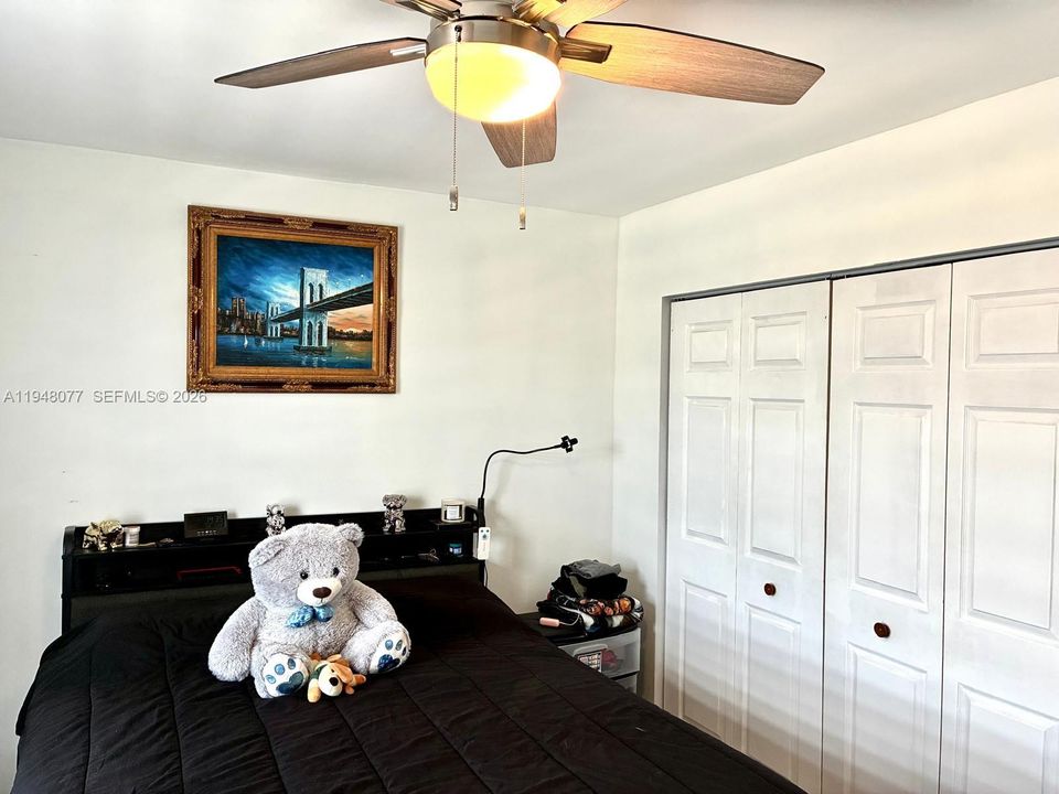 For Sale: $260,000 (2 beds, 1 baths, 813 Square Feet)
