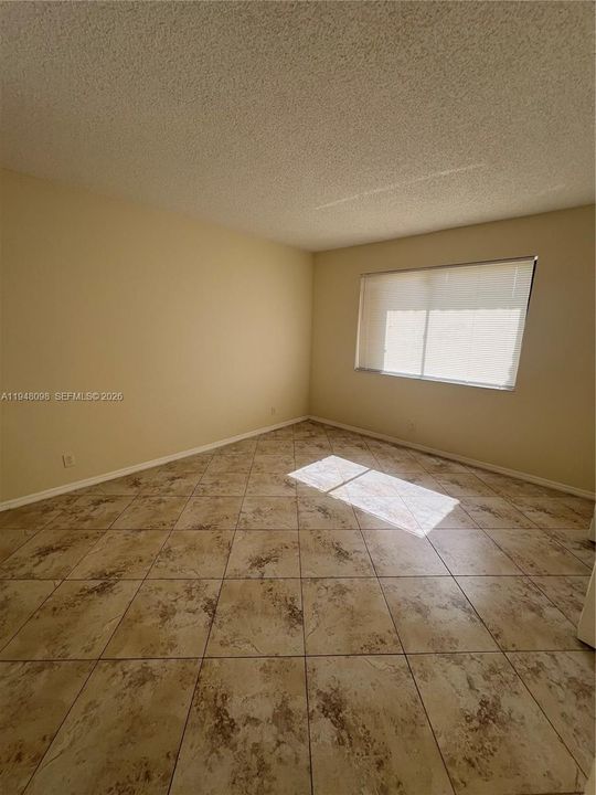 En Venta: $295,000 (2 camas, 2 baños, 1231 Pies cuadrados)