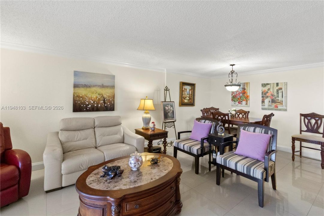 Activo con contrato: $270,000 (2 camas, 2 baños, 1190 Pies cuadrados)