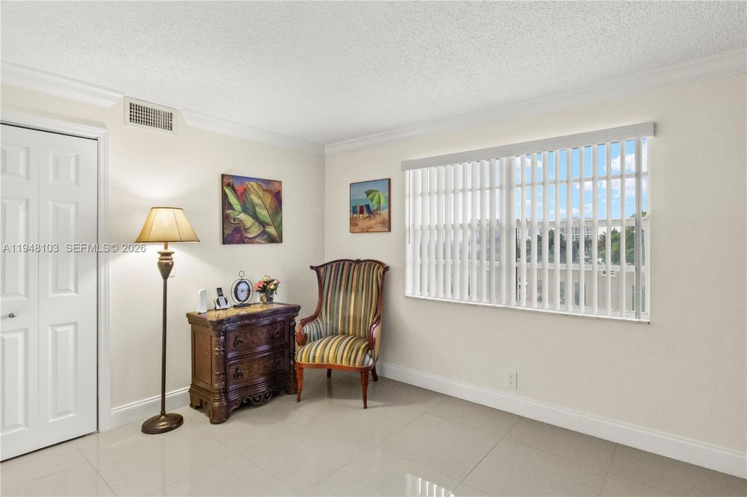 Activo con contrato: $270,000 (2 camas, 2 baños, 1190 Pies cuadrados)